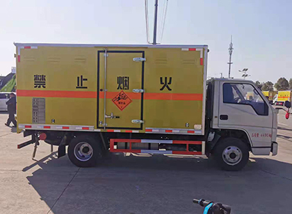 绥中爆破器材运输车