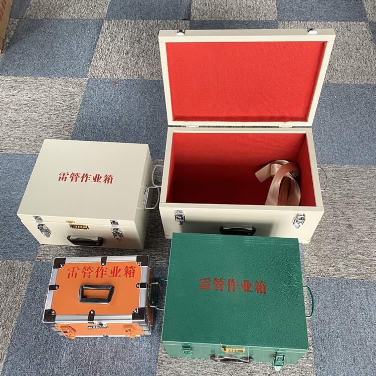 绥中爆破工程作业箱如何选择？玻璃钢与传统材质的全面对比
